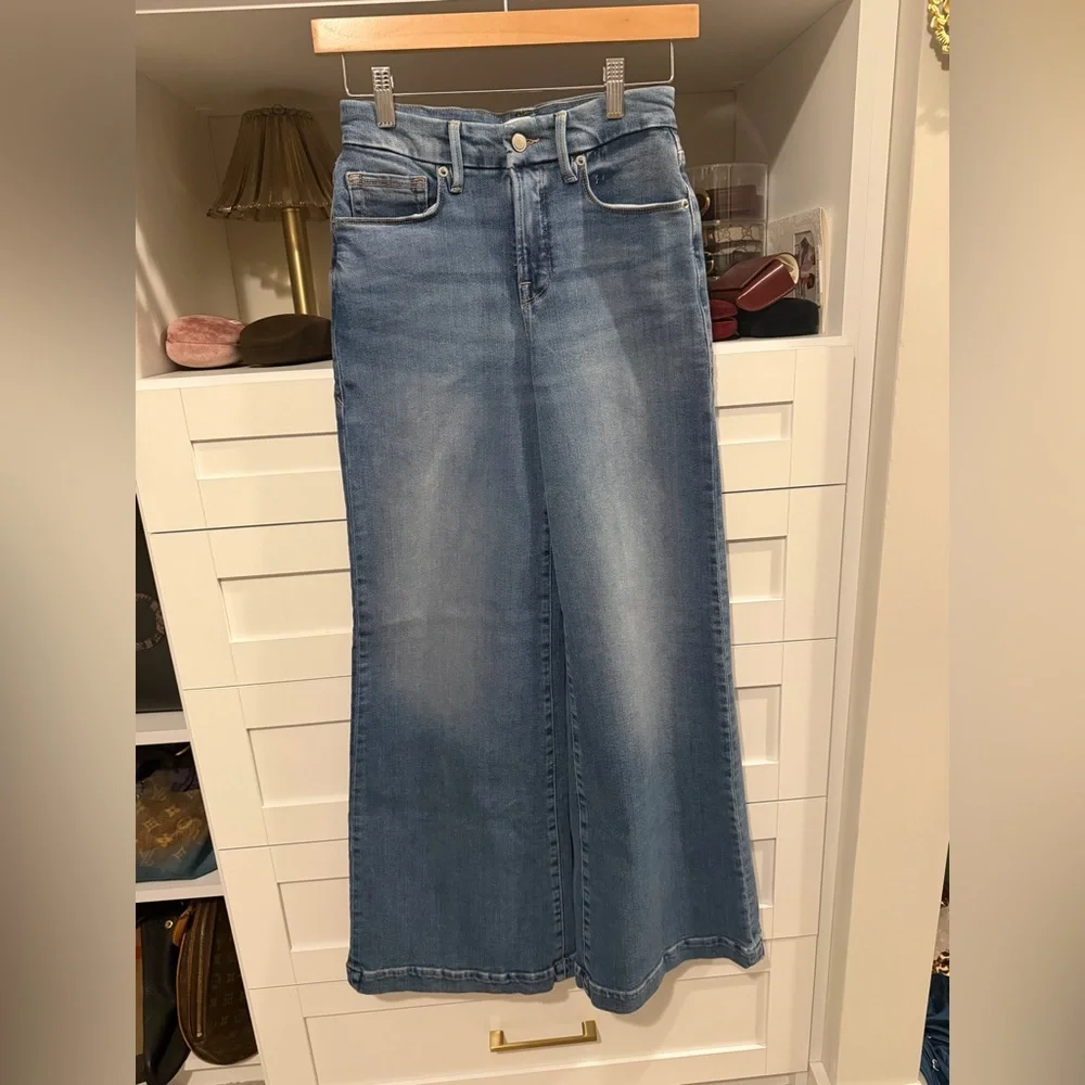 Good American High-Rise Petite Palazzo Jeans - Picture 5 of 9